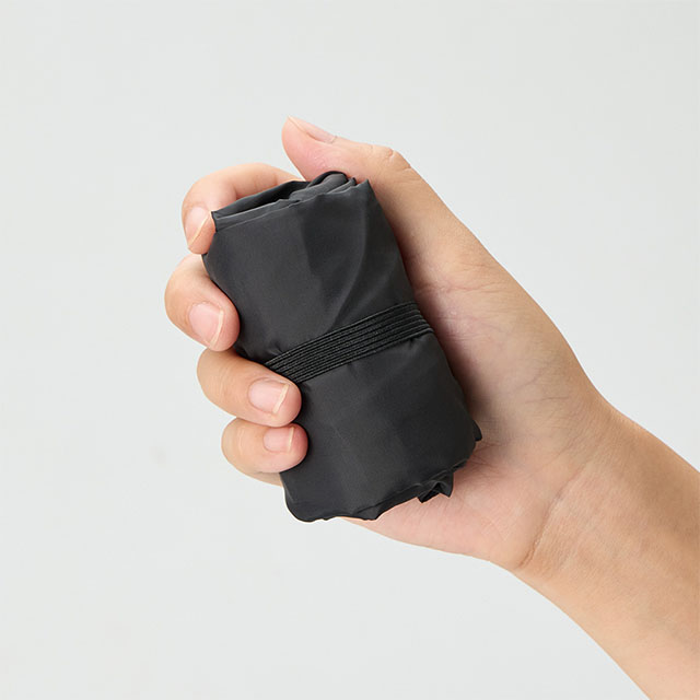 折りたたむとコンパクトになります